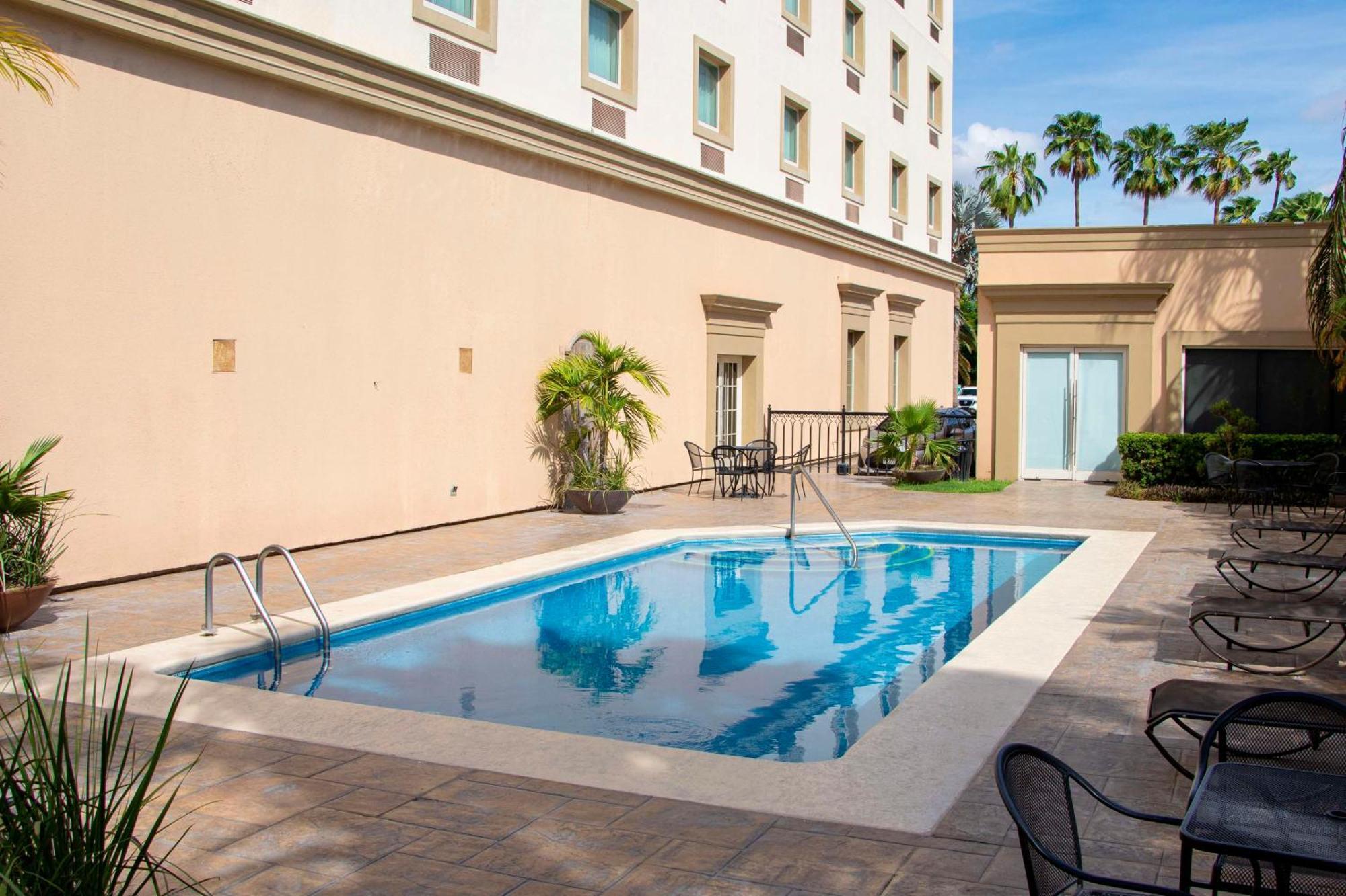 Best Western Plus Лос-Мочис Экстерьер фото