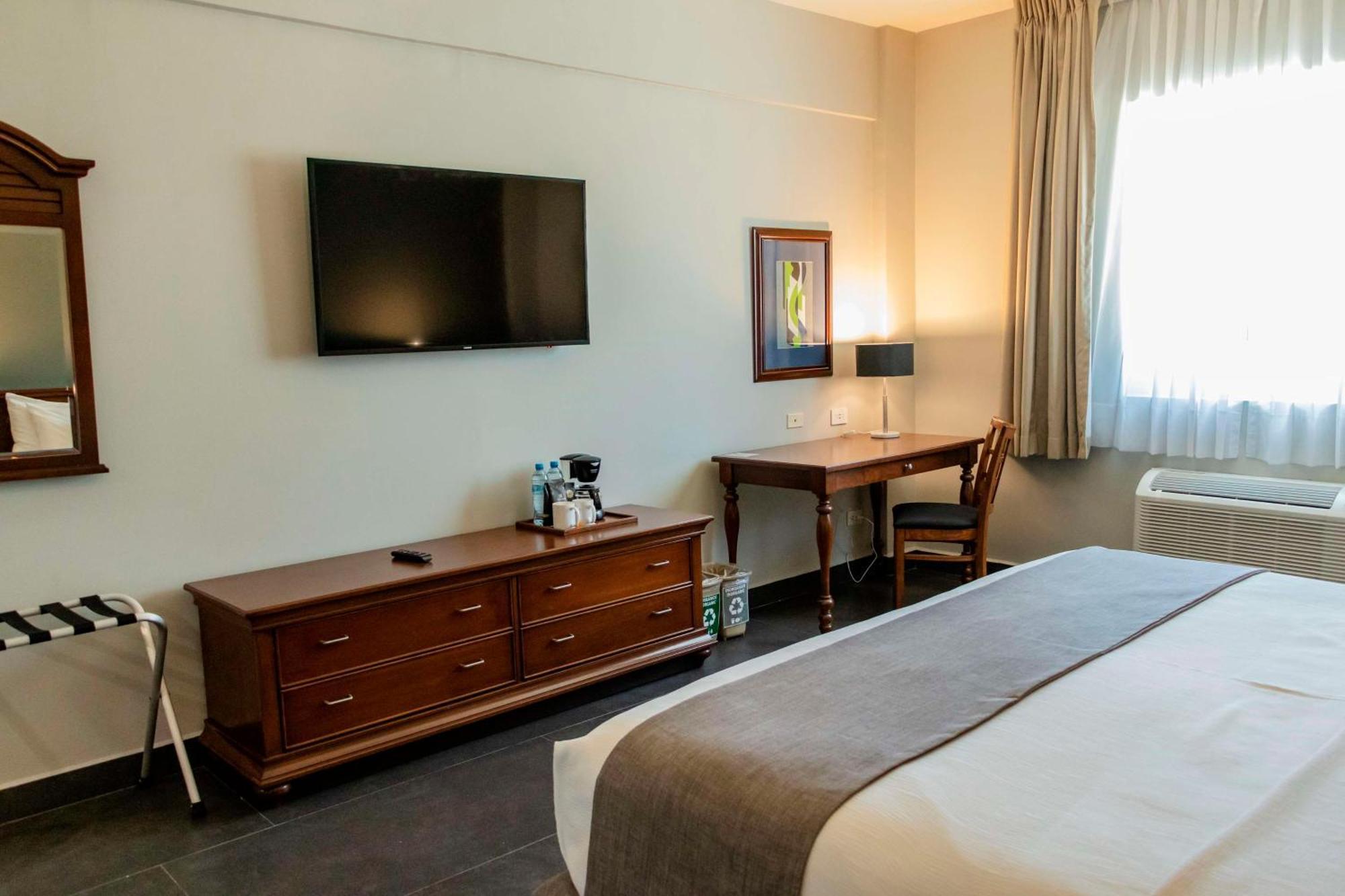 Best Western Plus Лос-Мочис Экстерьер фото
