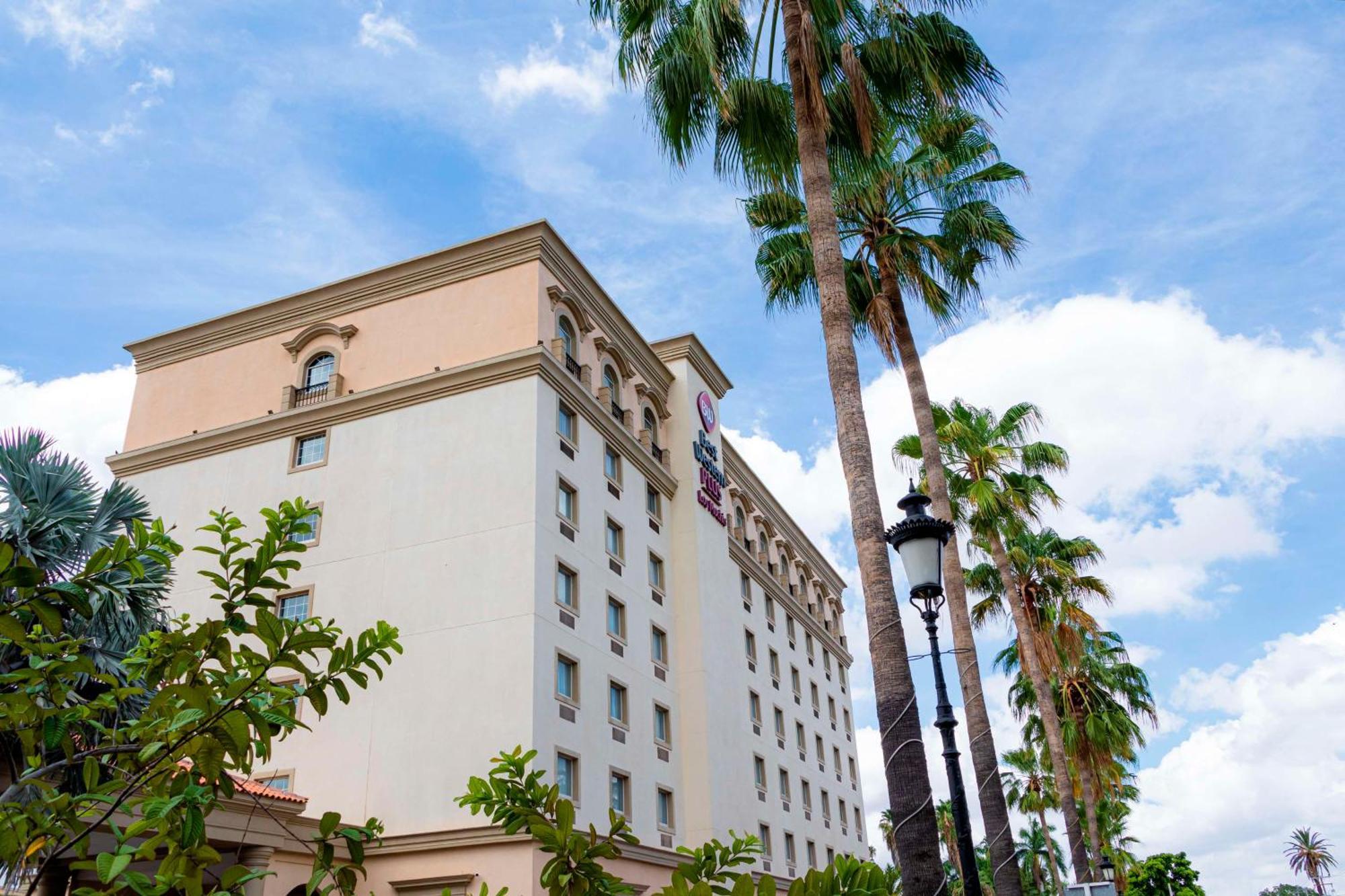 Best Western Plus Лос-Мочис Экстерьер фото